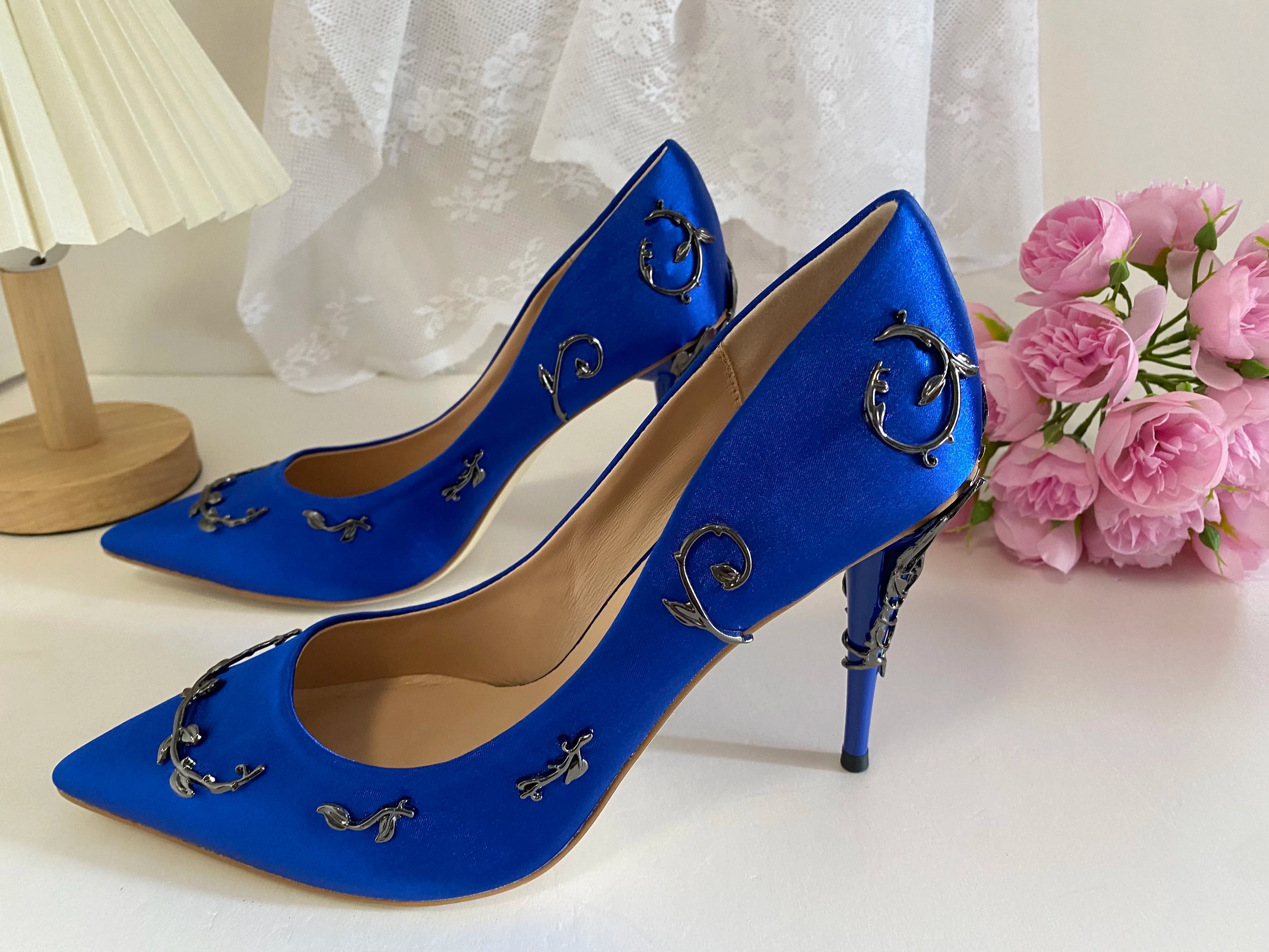 Luxury Leaves Metal Heel Pumps Women Shoes Pointed Toe Blue White Pink Black Silk Stiletto High Heels Wedding Bride Shoes 10cm