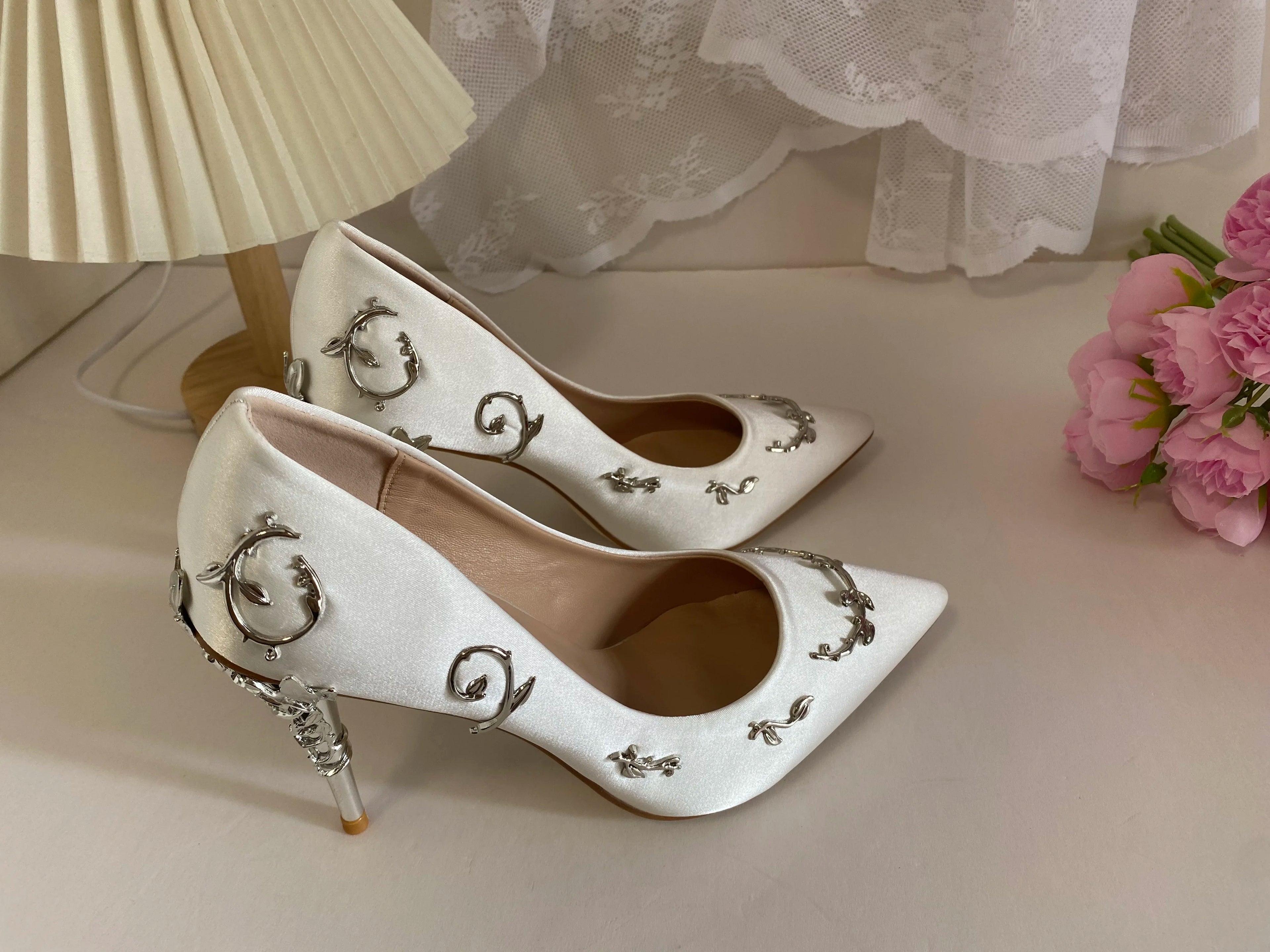 Luxury Leaves Metal Heel Pumps Women Shoes Pointed Toe Blue White Pink Black Silk Stiletto High Heels Wedding Bride Shoes 10cm