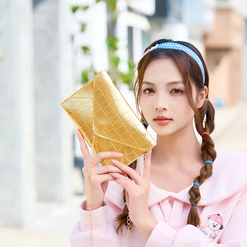 Banquet Chain Shoulder Clutch