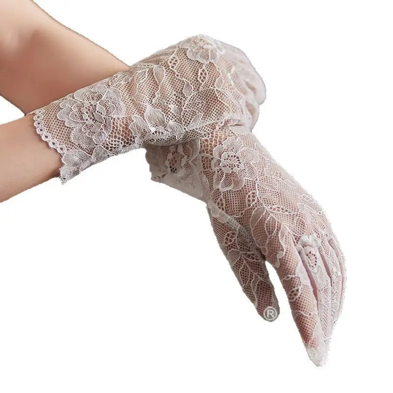 Short Lace Bridal Gloves Floral Embroidered Sheer Tulle Wedding Gloves for Bride Wedding Dress Accessories Photo Shoot & Events