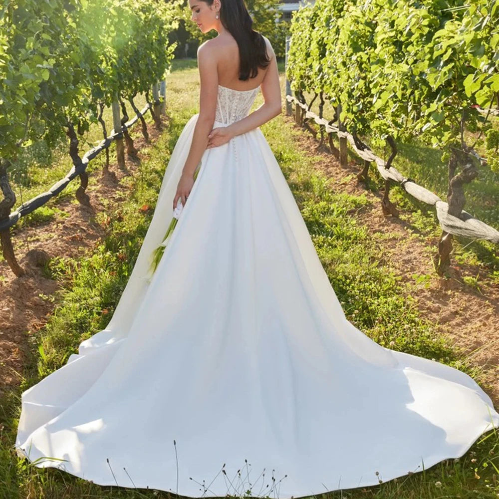 Bridal Customized Wedding Dress Classic Strapless Satin and Lace A-Line Sweetheart Sleeveless Backless Sweep Train Bride Gown