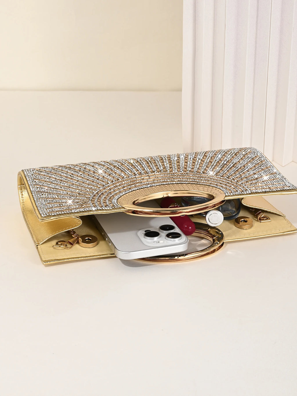Women's Dinner Bag, European and American Retro Big Ring Clutch, Advanced Texture Diamond Flash Bridal Dinner Bag