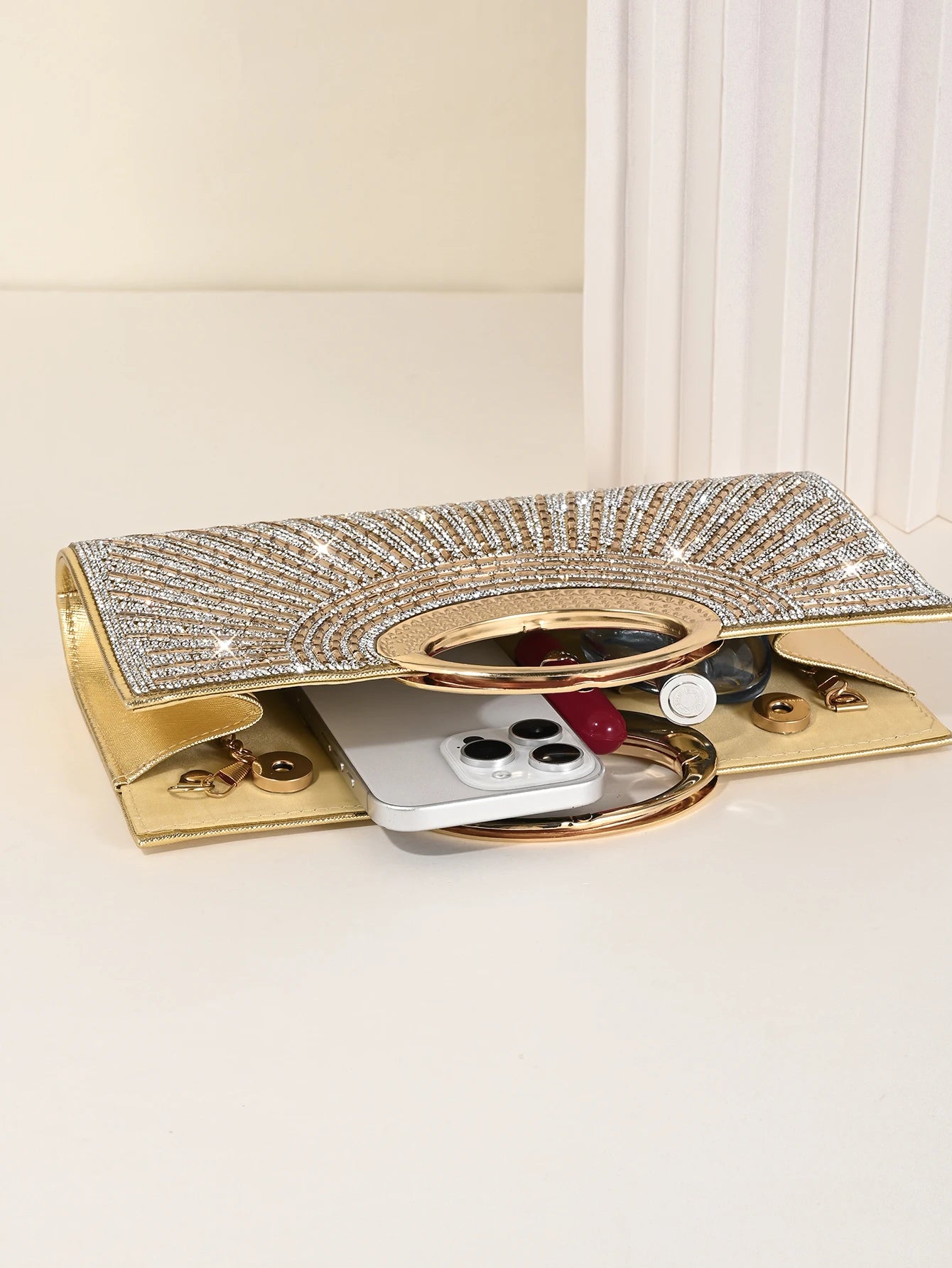 Women's Dinner Bag, European and American Retro Big Ring Clutch, Advanced Texture Diamond Flash Bridal Dinner Bag