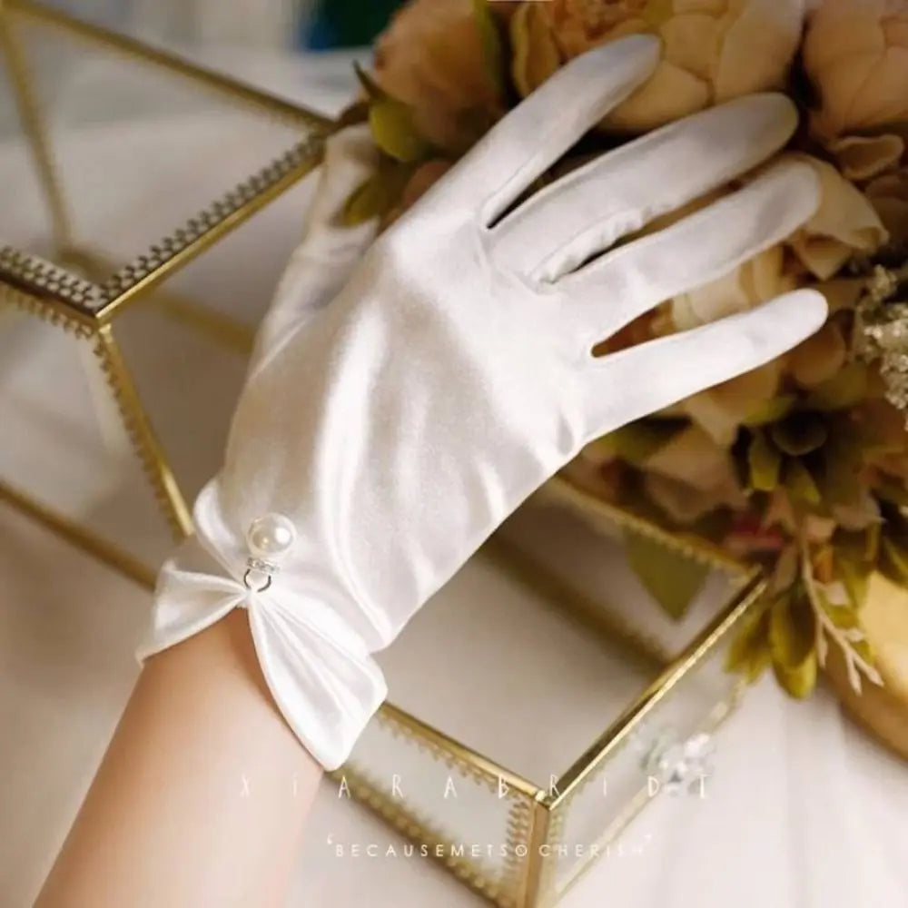 Short White Satin Bridal Gloves with Bow