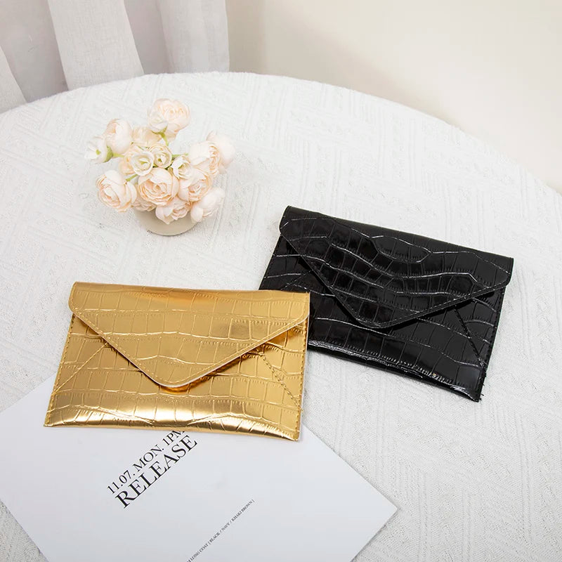 Banquet Chain Shoulder Clutch
