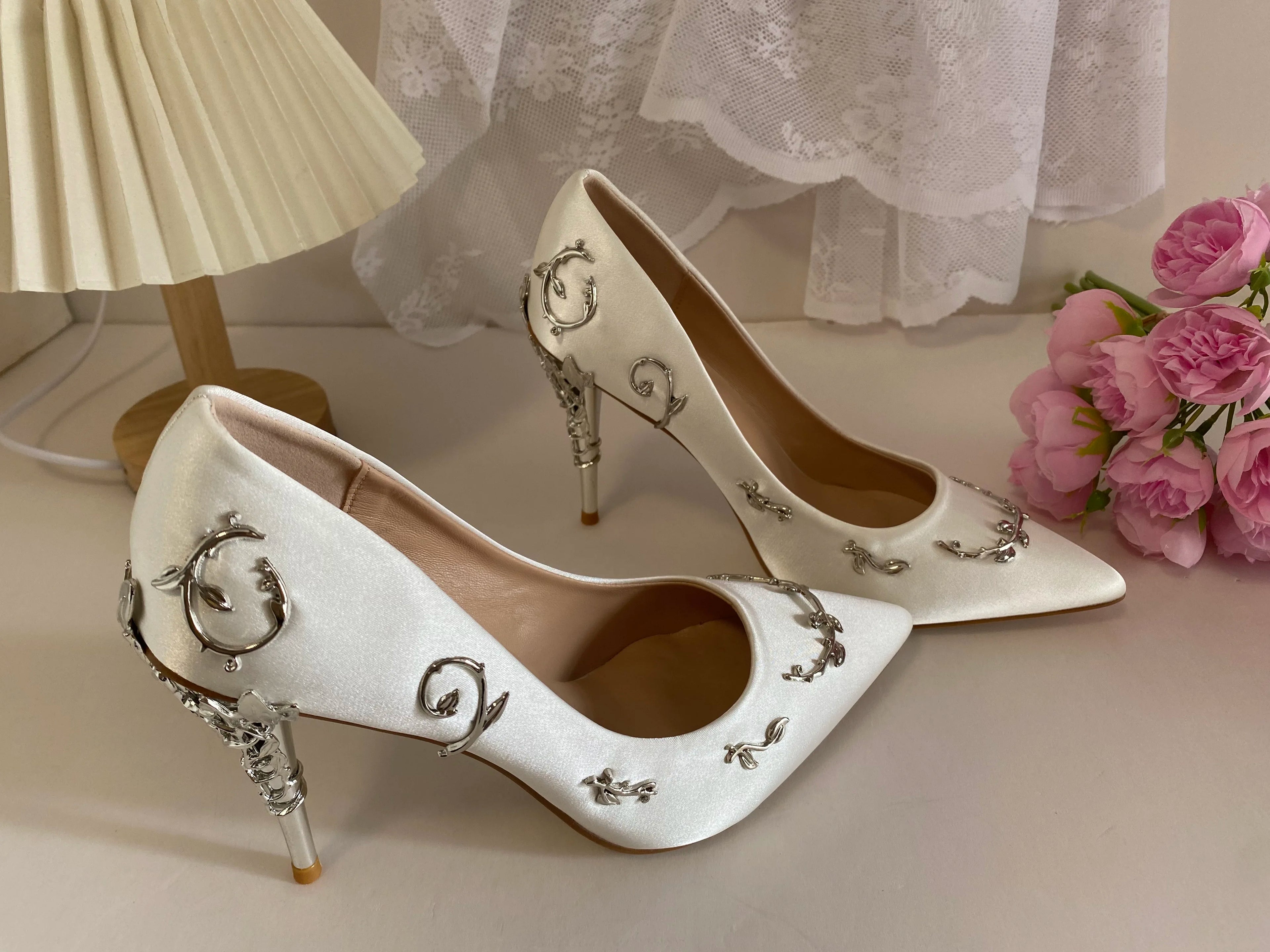 Luxury Leaves Metal Heel Pumps Women Shoes Pointed Toe Blue White Pink Black Silk Stiletto High Heels Wedding Bride Shoes 10cm