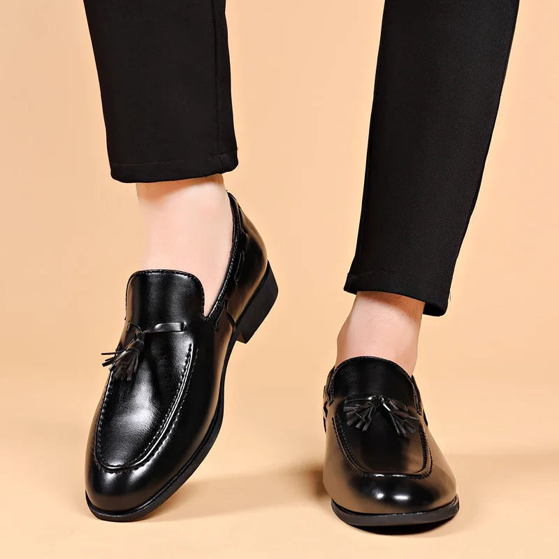 2026 New Large Size Men's Leather Shoes Business Formal Casual Wedding Knot Shoes round Toe Flat Heel Rubber Outsole