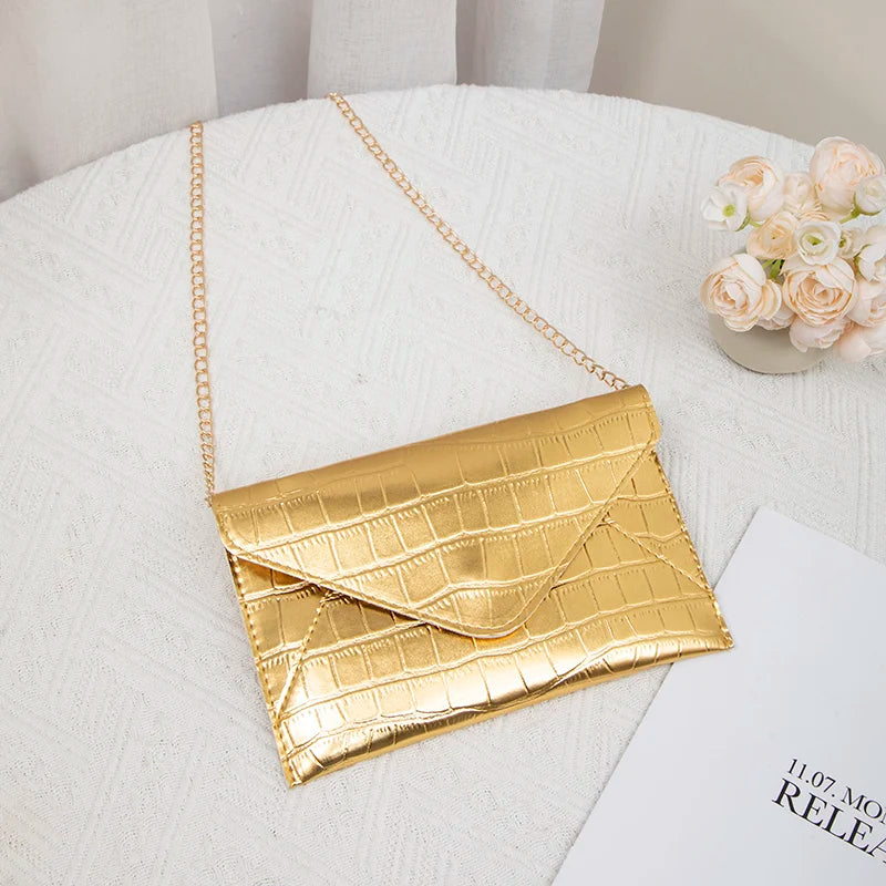 Banquet Chain Shoulder Clutch