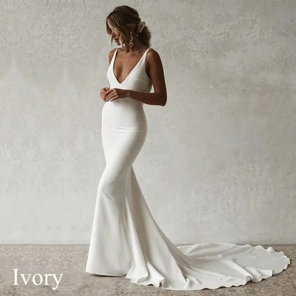 Sexy Mermaid Wedding Dress V-Neck Open Back Boho Wedding Gowns Simple Plain Long Train Buttons Beach Bridal Dress Robe De Mariee
