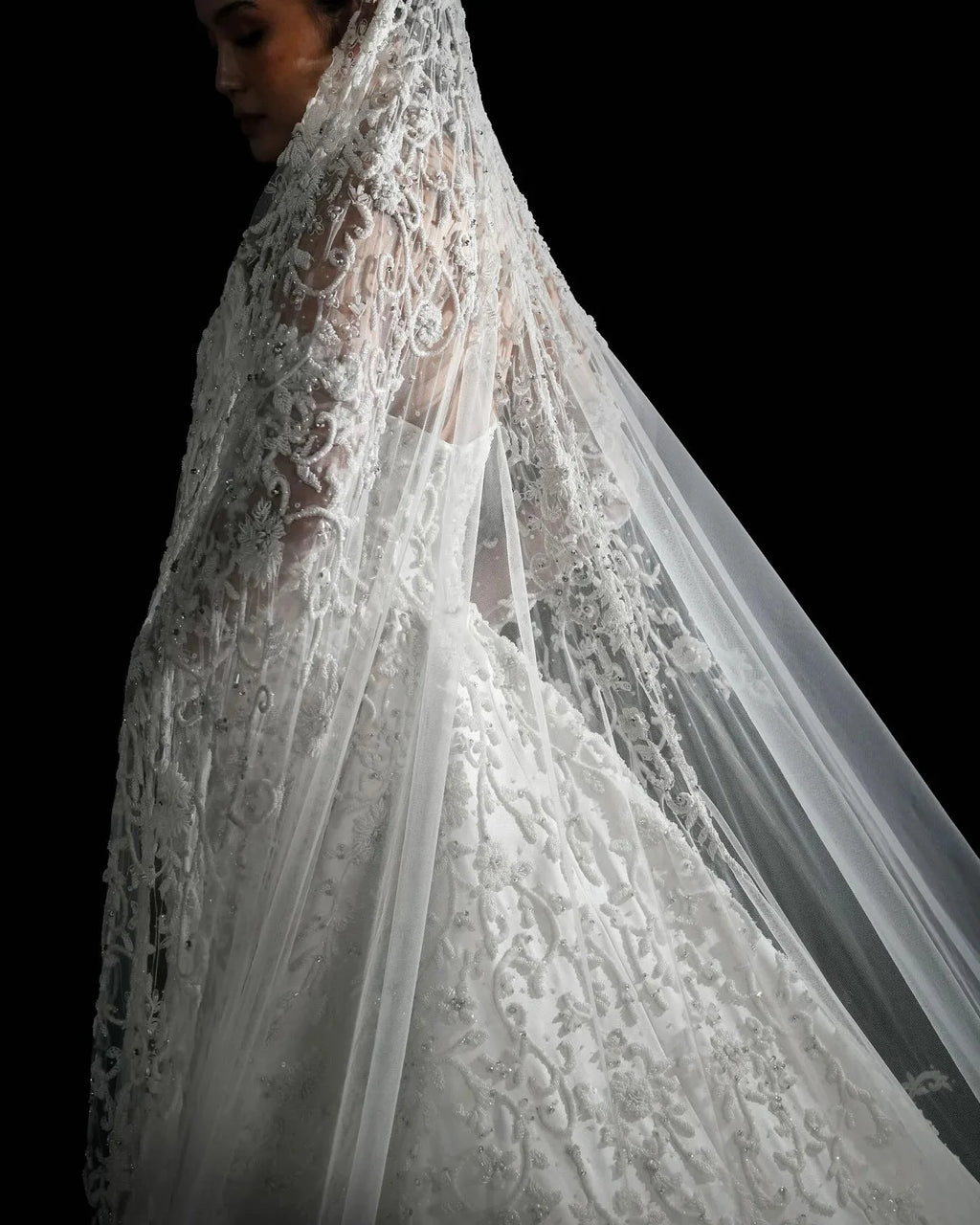 Vintage Lace Sheath Wedding Dress with Detachable Train