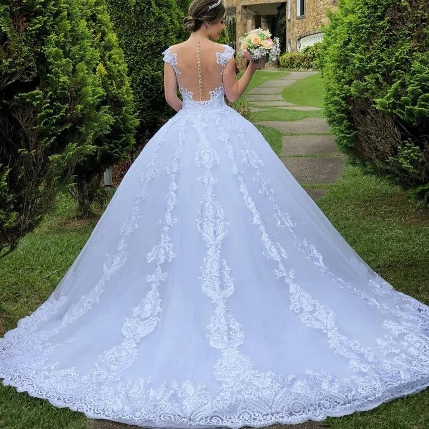 V-Neck Luxury Lace Ball Gown Wedding Dress with Train