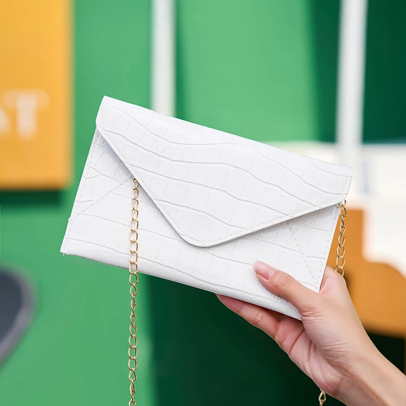 Banquet Chain Shoulder Clutch