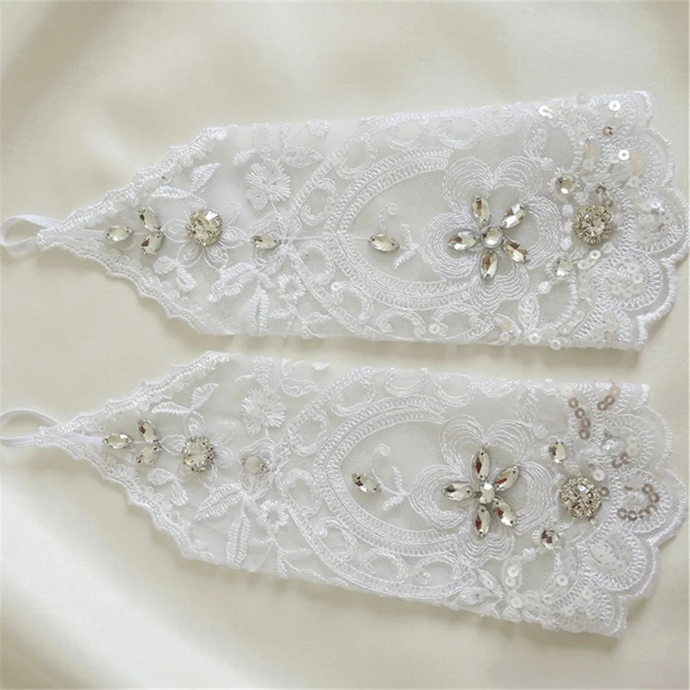 1 Pair Bridal Gloves Elegant Short Paragraph Rhinestone White Lace Glove Beautiful Wedding Accessories