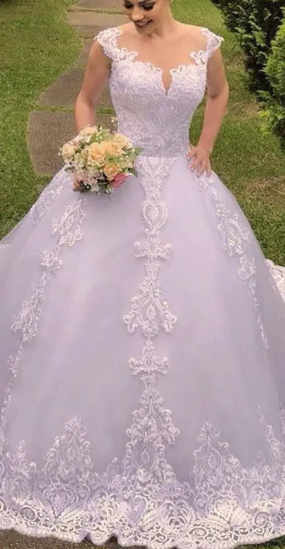 V-Neck Luxury Lace Ball Gown Wedding Dress with Train