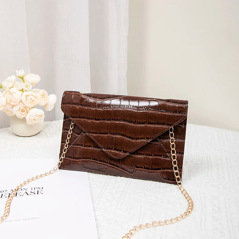 Banquet Chain Shoulder Clutch