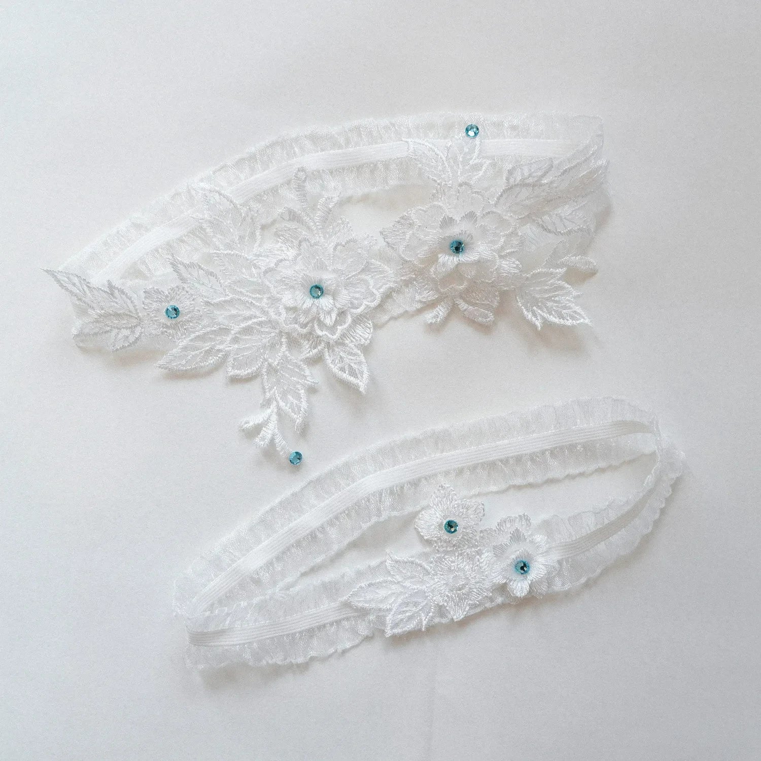 White Lace Appliques Wedding Garter for Bride Lace Leg Ring Loop  Garter Belt with Blue Crystals