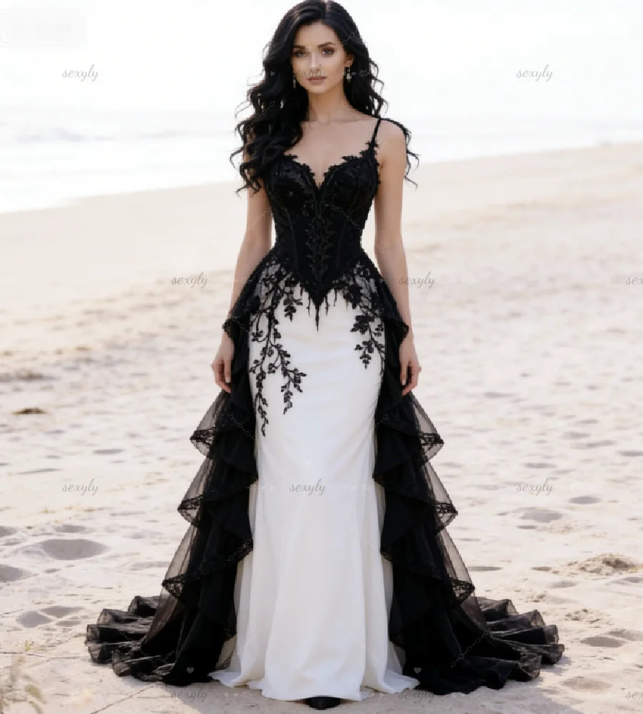 Enchanting Black And White Mermaid Gothic Wedding Dress 2026 Elegant Spaghetti Straps Tiered Tulle Lace Beach Bridal Gowns Ombre
