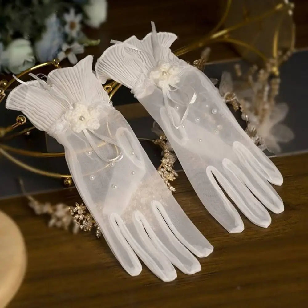 Short White Satin Bridal Gloves with Bow