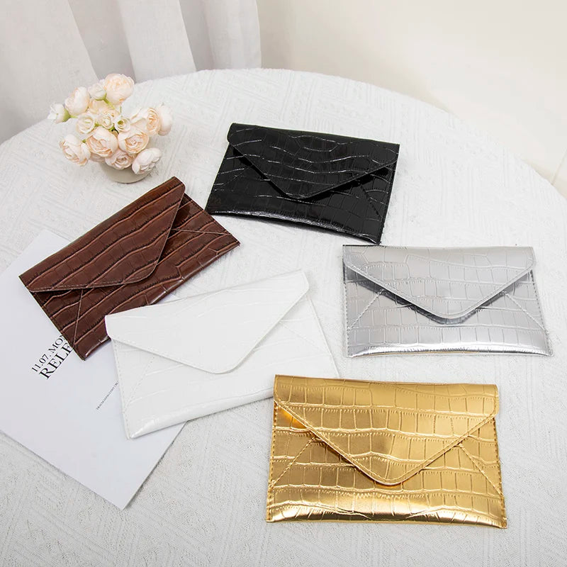 Banquet Chain Shoulder Clutch