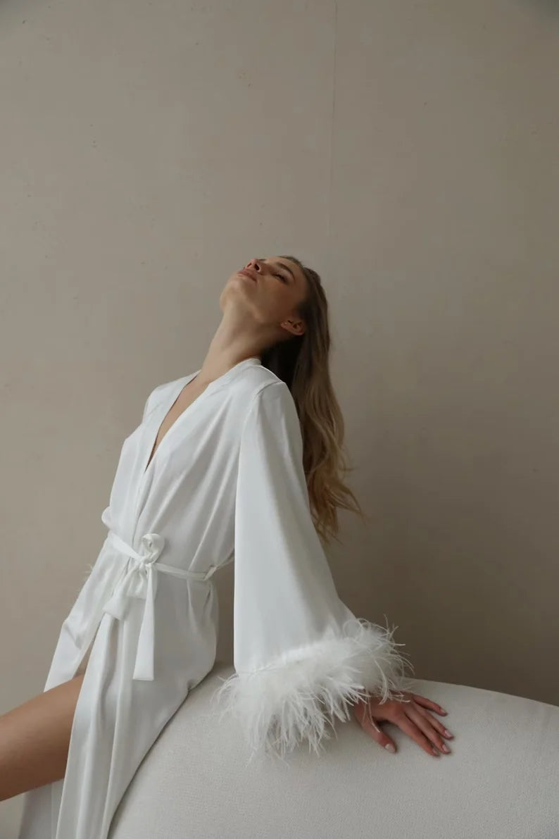 Bride Robe With Feather Sleeves White Boudoir Robe Bridal Robe Long White Satin Silk Robe for Wedding Outfit Bridesmaid Gift