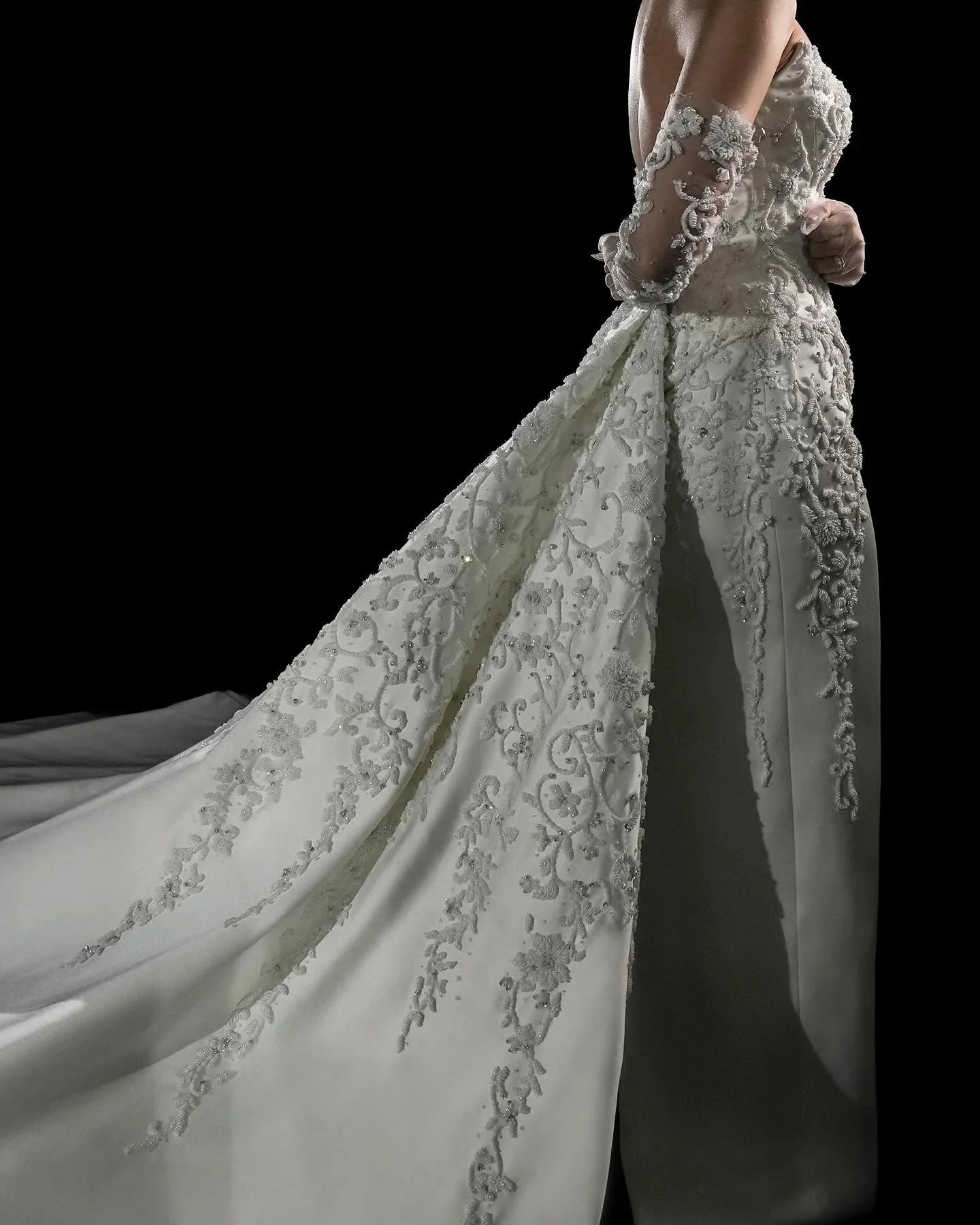 Vintage Lace Sheath Wedding Dress with Detachable Train