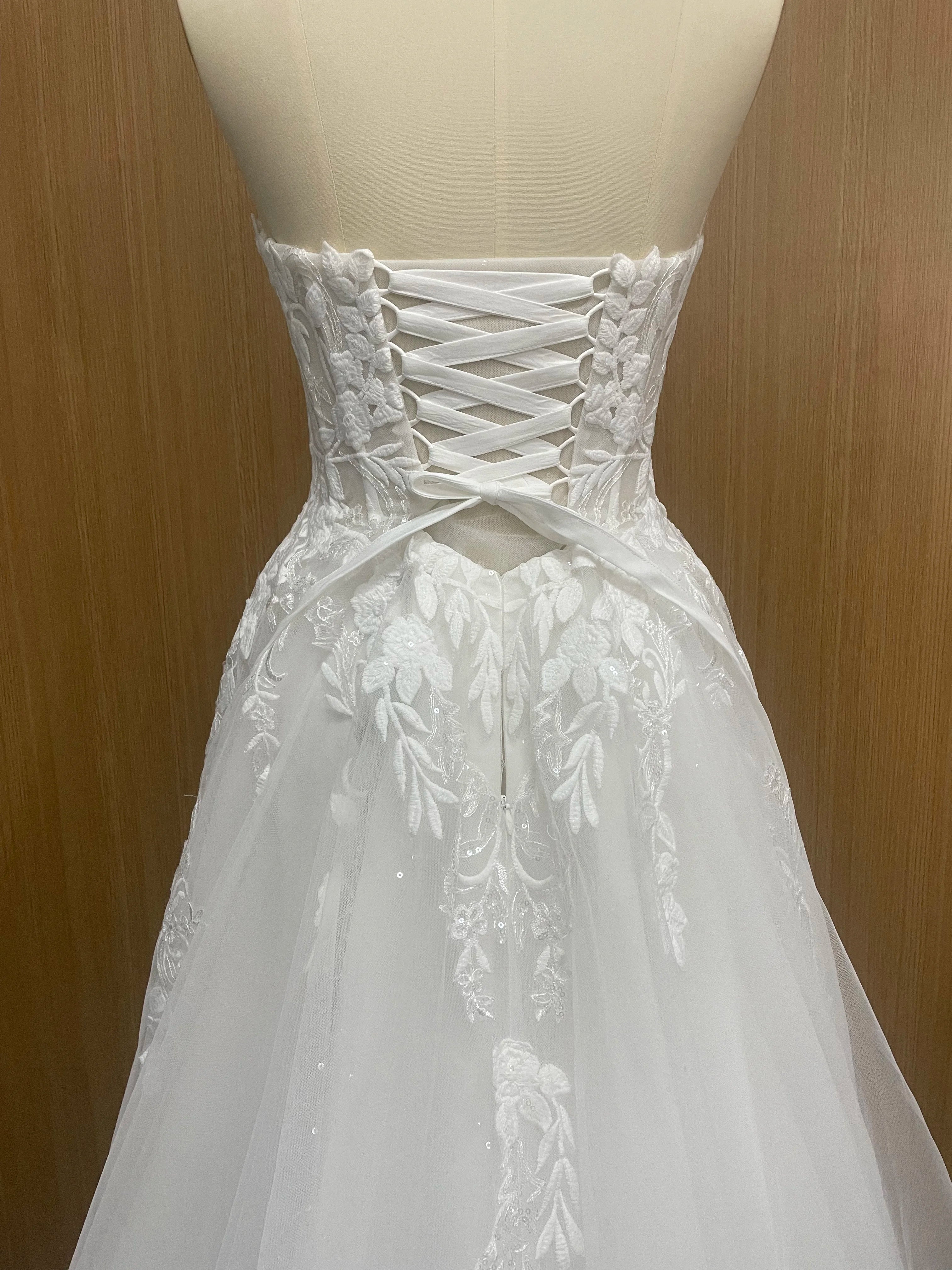 Elegant Lace Wedding Dresses for Women 2024 Sleeveless Deep V-Neck Sparkly Bridal Gowns Sweetheart Wedding Gown for Women Luxury