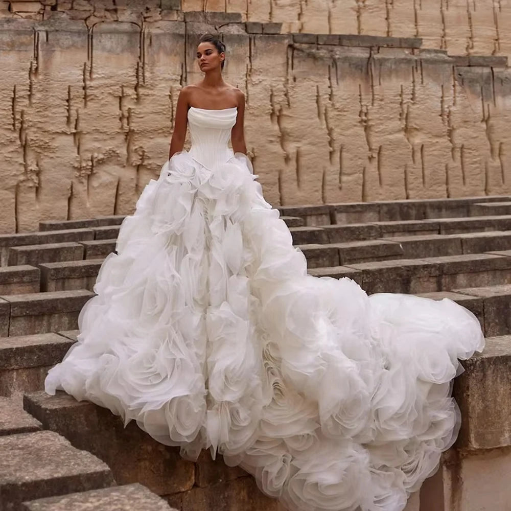 Charming Luxury Women Wedding Dresses Sexy Strapless Bride Gowns Banquet Mopping Length Princess Vestidos De Novias Customized