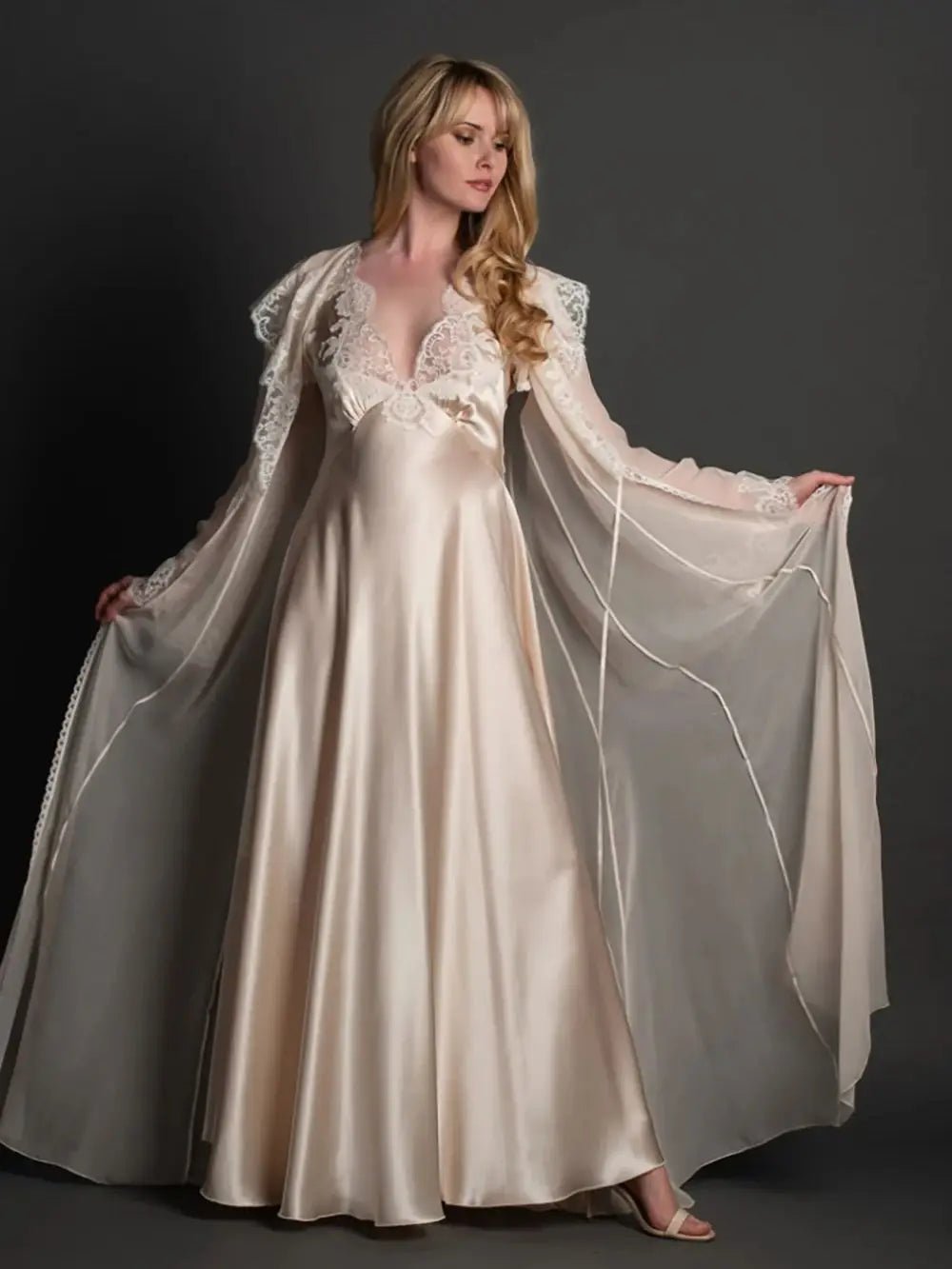 Appliqué Long-Sleeve Maternity Photoshoot Robe - Luzilly Bridal & Apparel
