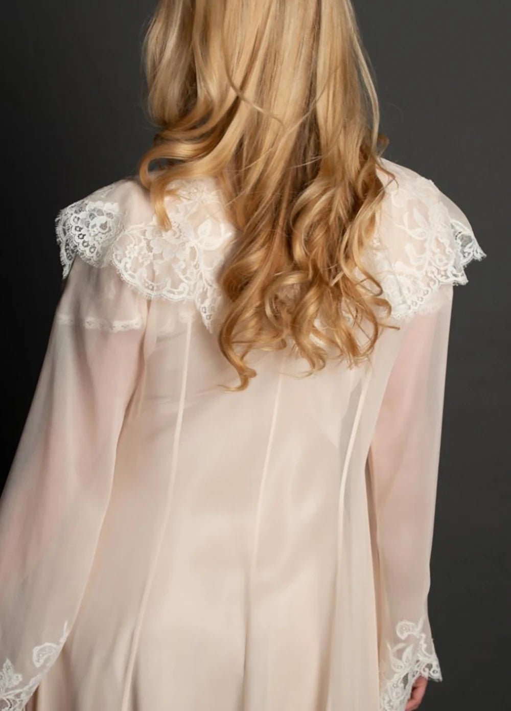 Appliqué Long-Sleeve Maternity Photoshoot Robe - Luzilly Bridal & Apparel