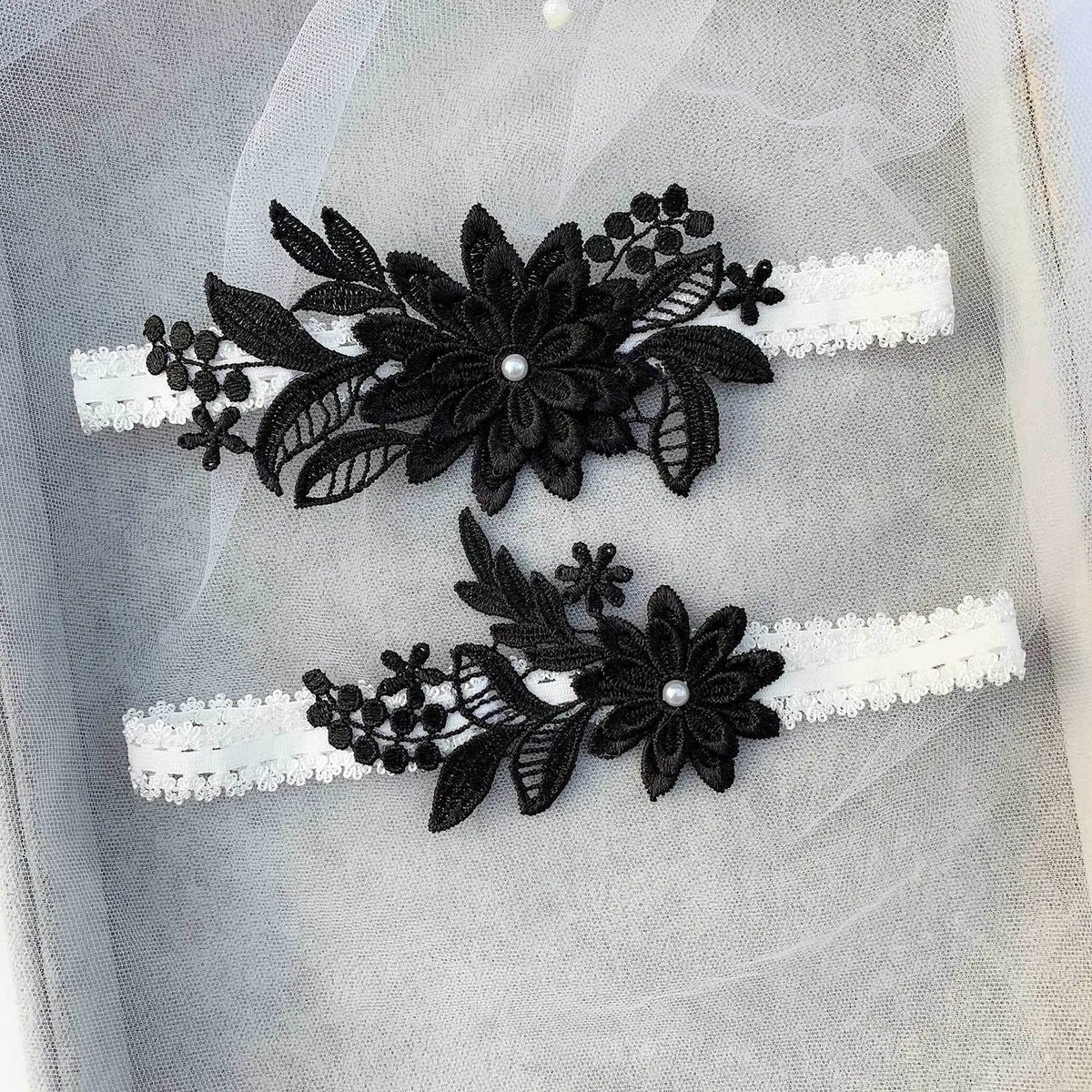 Bow and Flower Lace Bridal Garter - Luzilly Bridal & Apparel