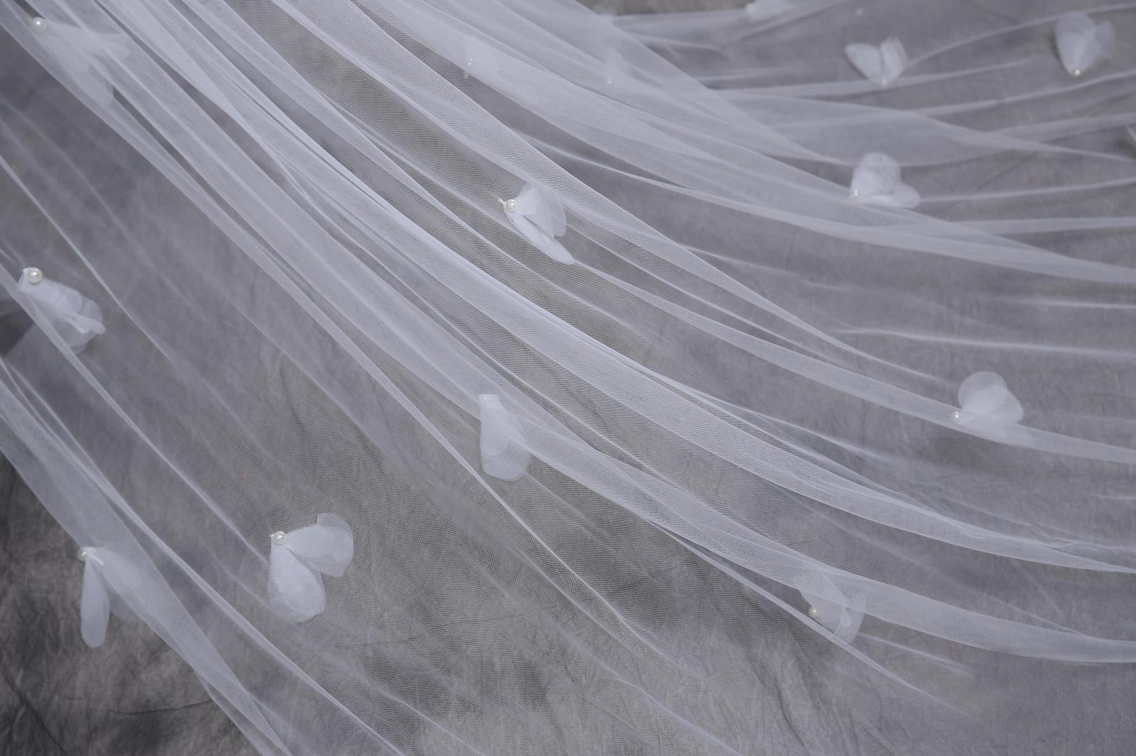 Bridal gown wedding veil - Luzilly Bridal & Apparel