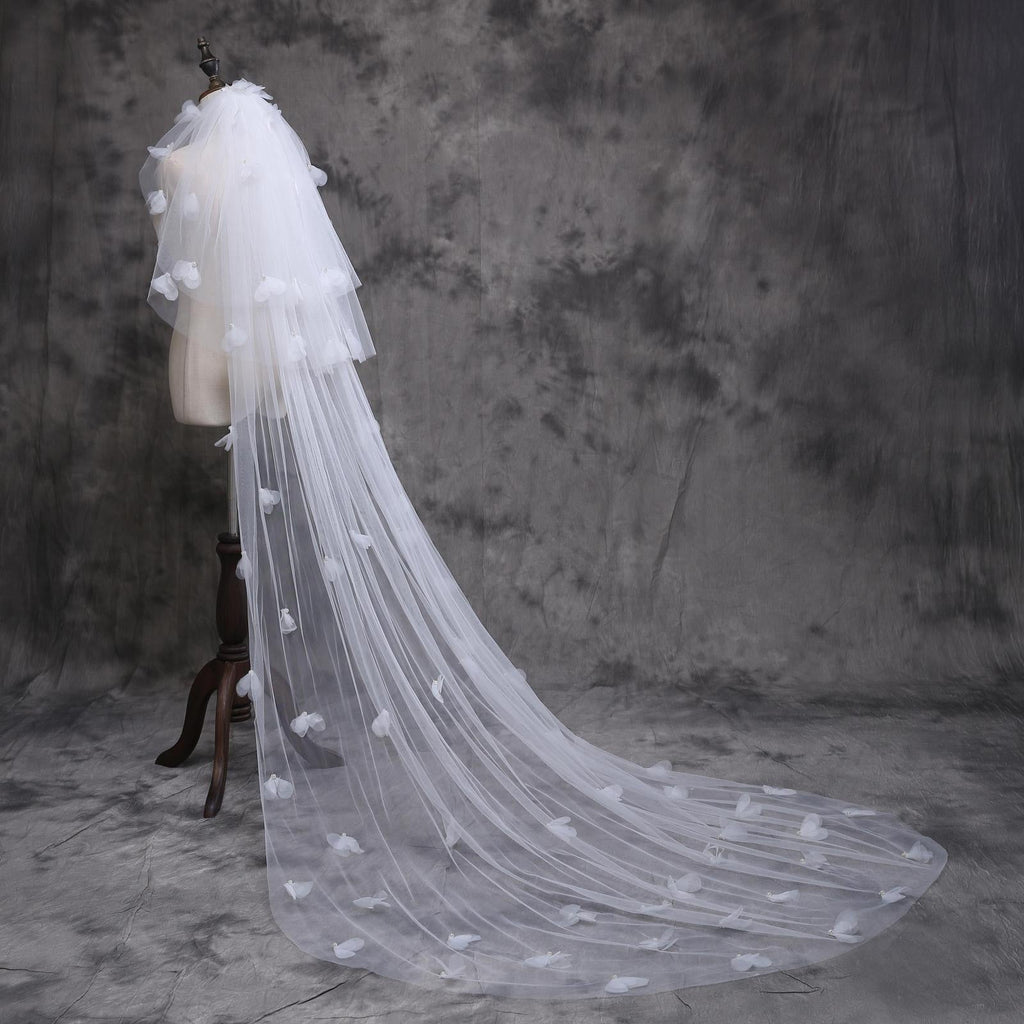 Bridal gown wedding veil - Luzilly Bridal & Apparel