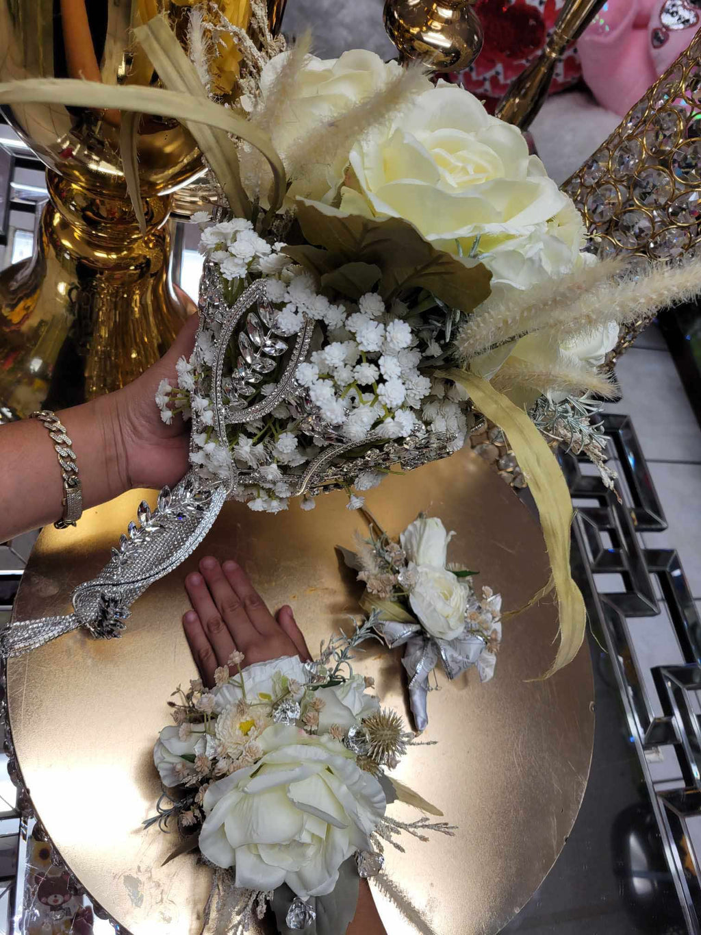 Bride Bouquet Holder, Wedding Accessories - Luzilly Bridal & Apparel