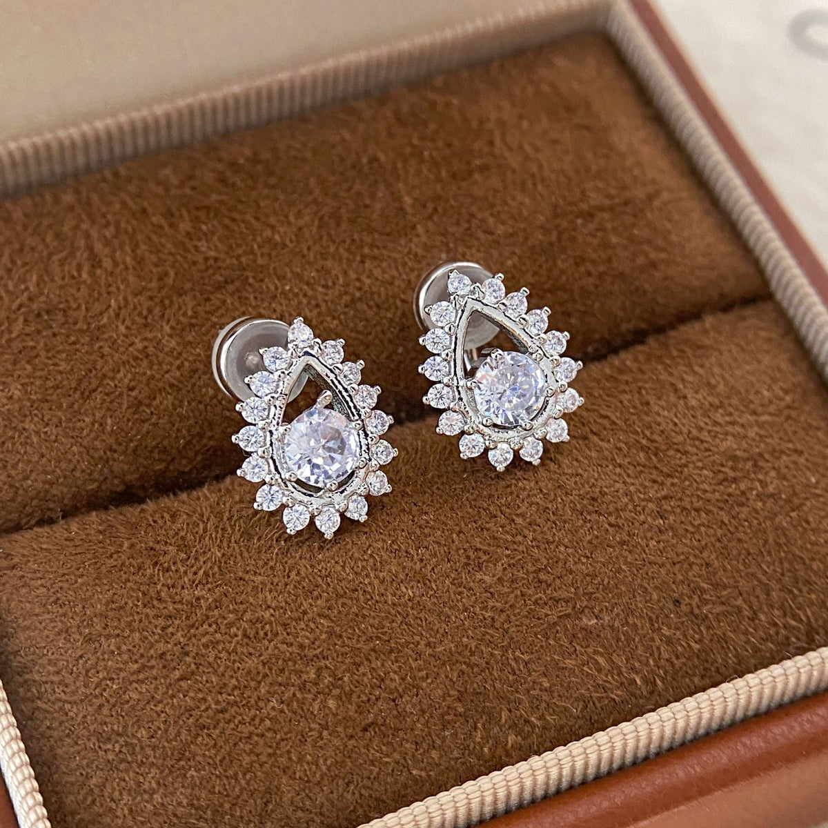 Champagne Zircon Teardrop Clip-On Earrings - Luzilly Bridal & Apparel