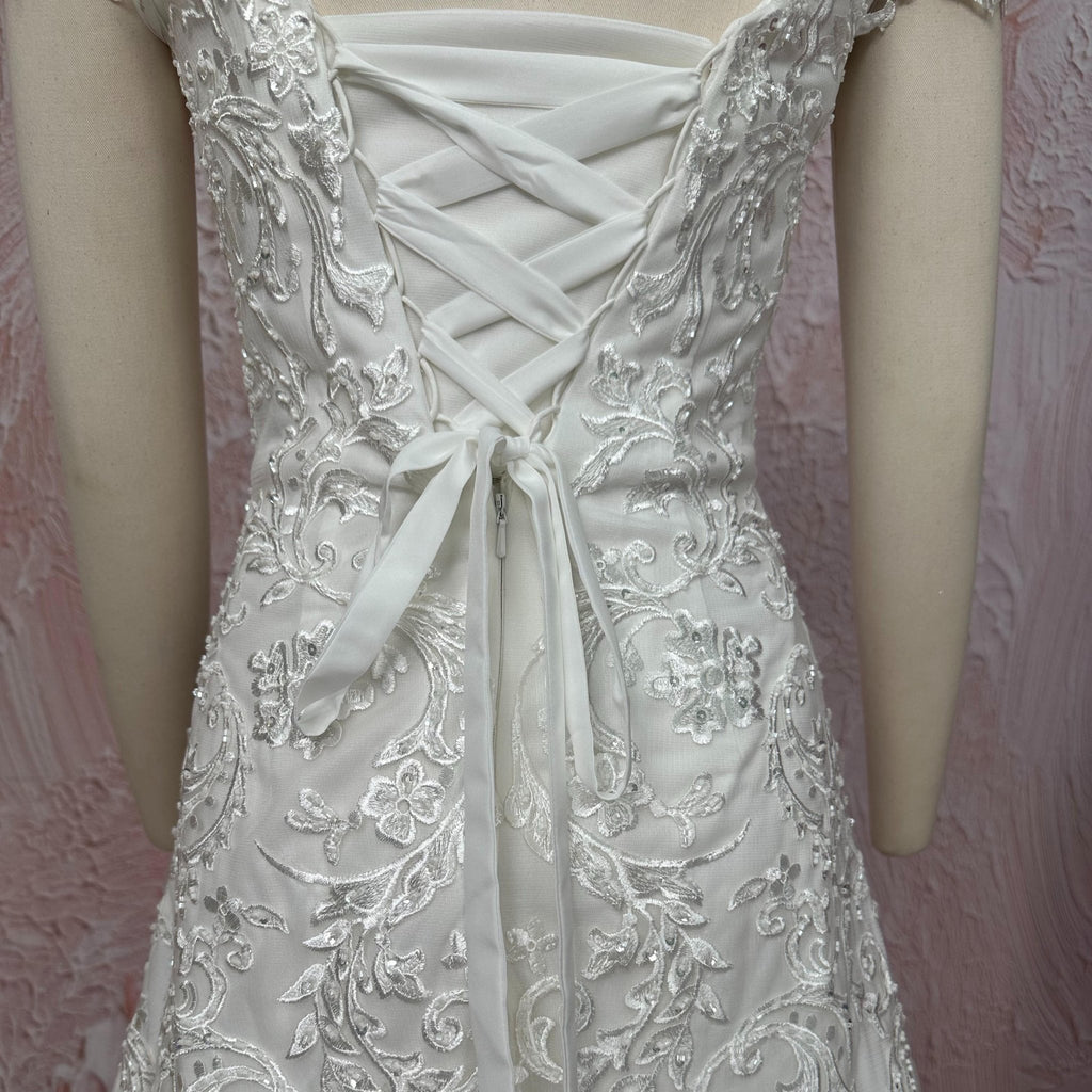 Classic Off-White Wedding Gown - Luzilly Bridal & Apparel