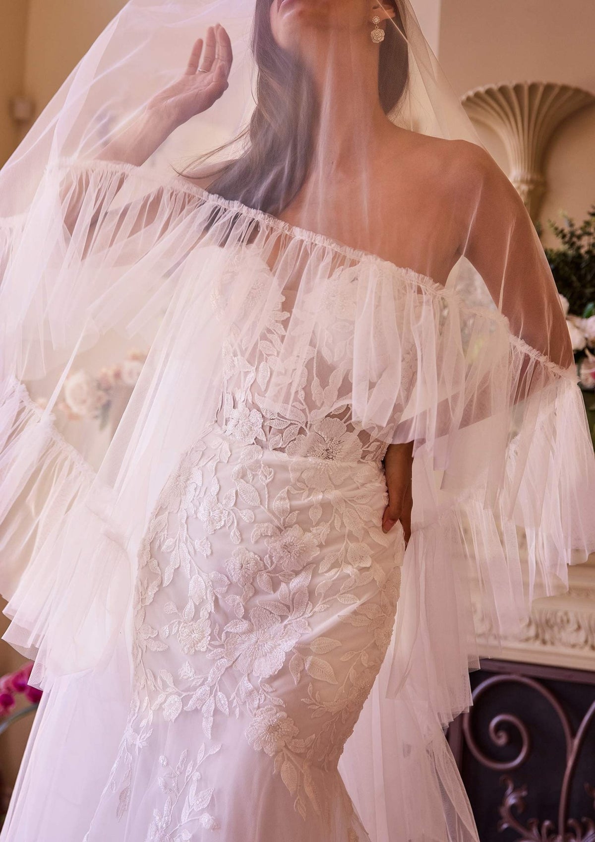 Couture Ruffle Edge 2-Tier Veil - Luzilly Bridal & Apparel
