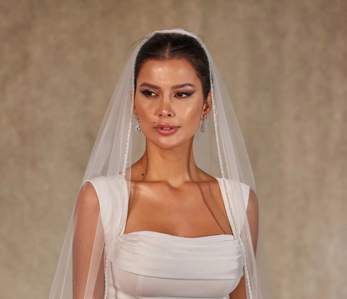 Crystal Knot Beaded Edge Wedding Veil - Luzilly Bridal & Apparel
