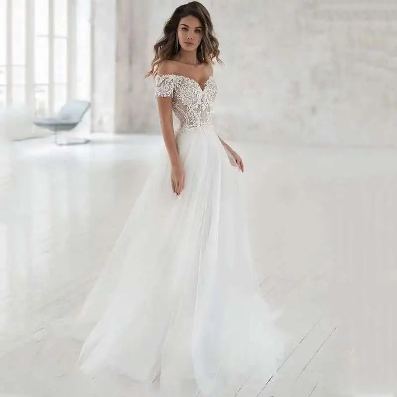 Elegant Lace Light Wedding Dress