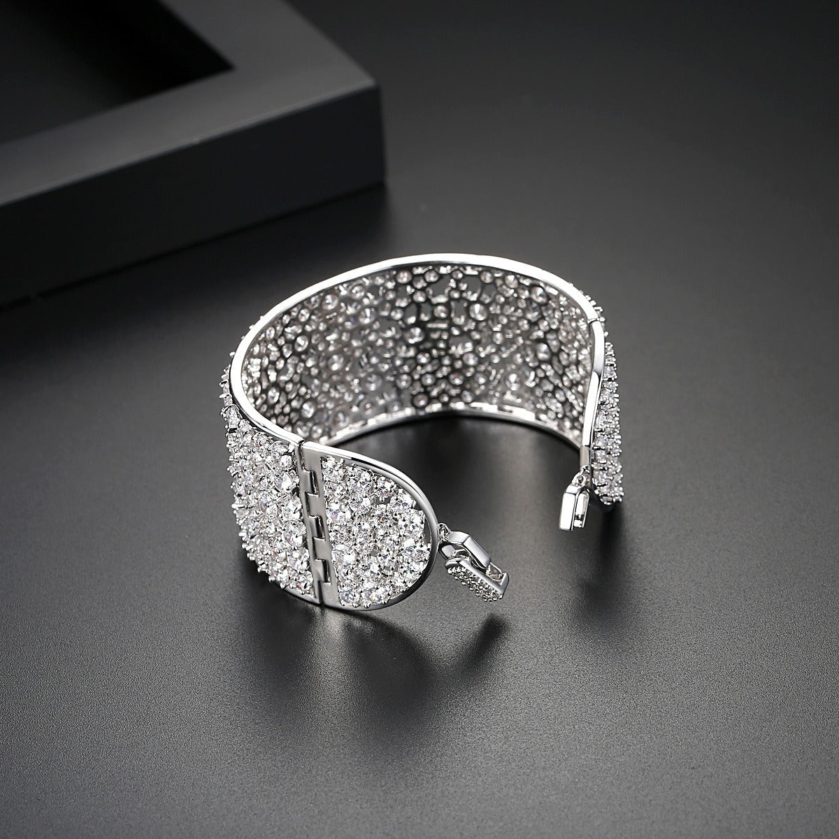 European and American heavy industry bracelets, brass zircon bracelets, grand European and American personalized fashion bride bracelets - Luzilly Bridal & Apparel