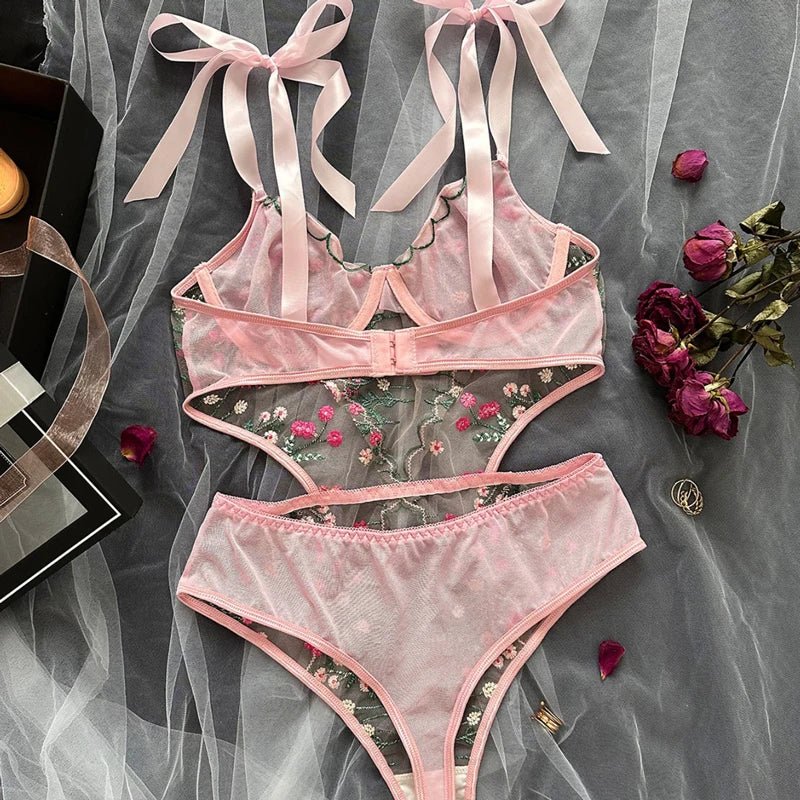 Floral Lace Underwire Bra and Thong Set - Luzilly Bridal & Apparel