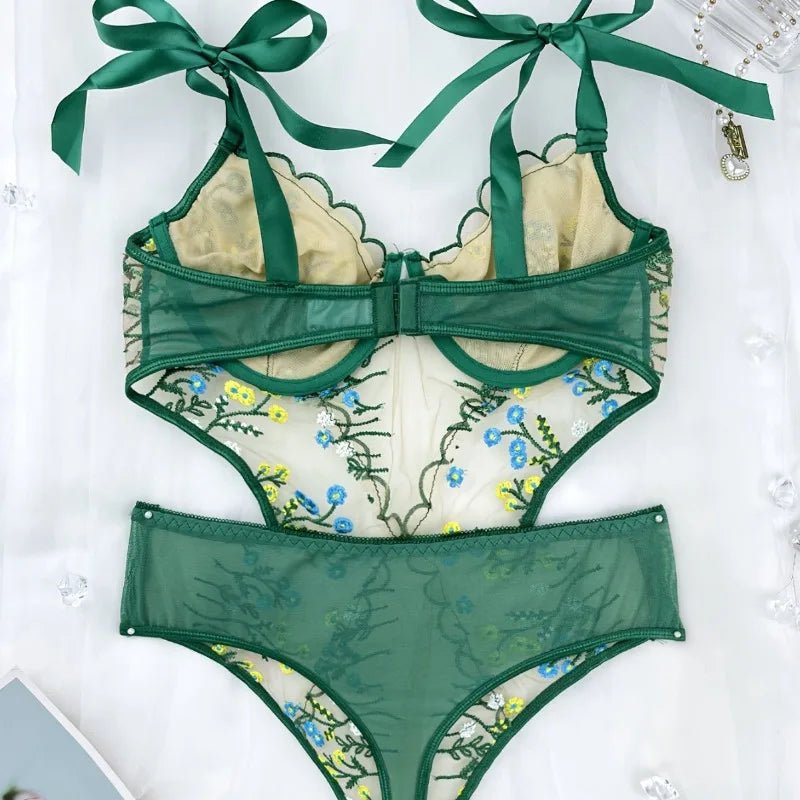 Floral Lace Underwire Bra and Thong Set - Luzilly Bridal & Apparel