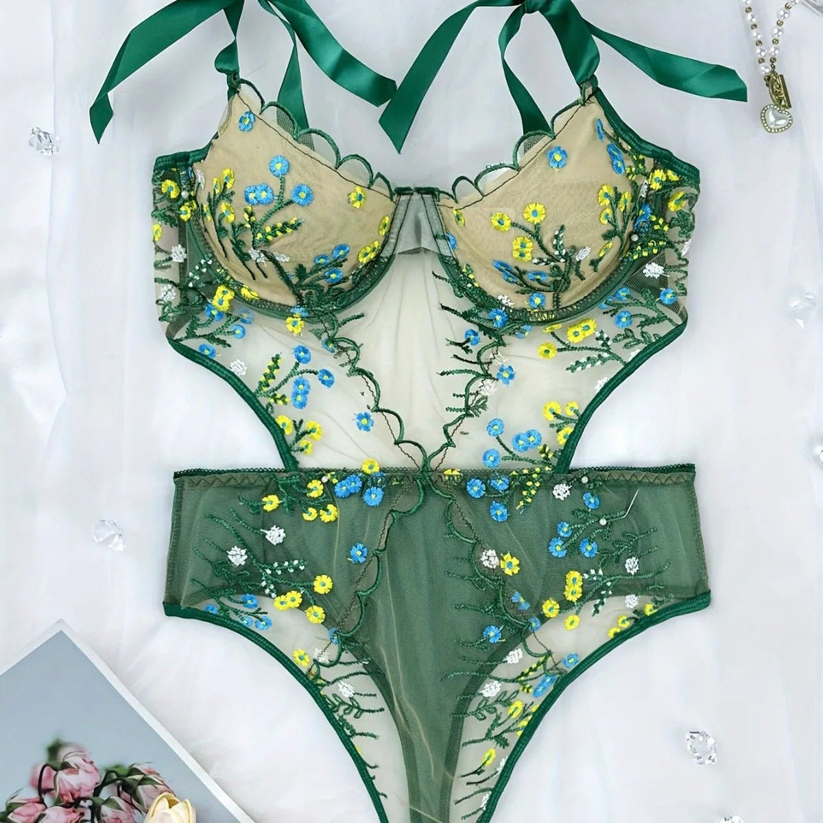 Floral Lace Underwire Bra and Thong Set - Luzilly Bridal & Apparel