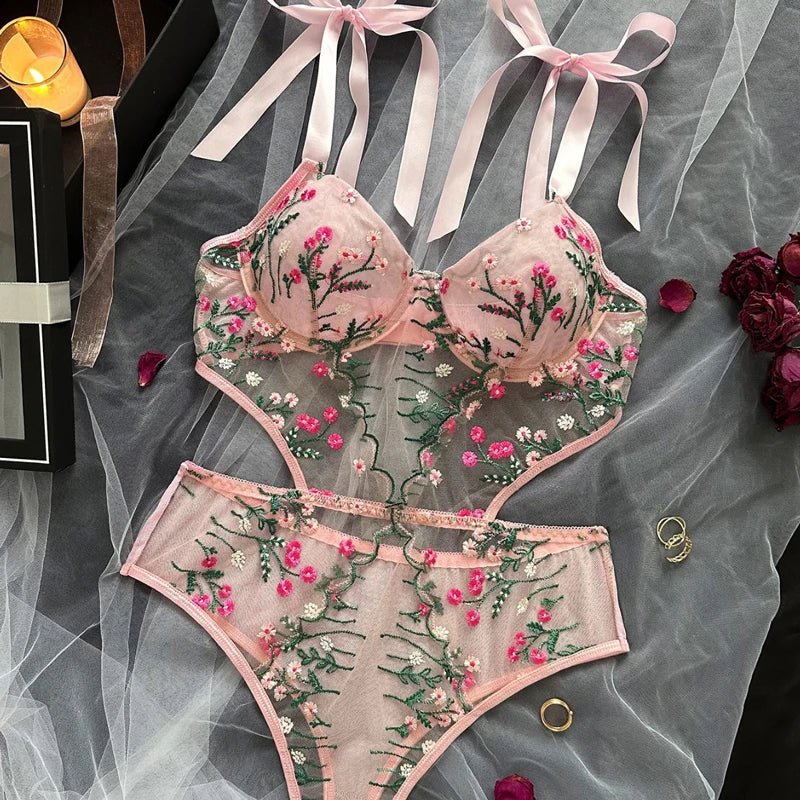 Floral Lace Underwire Bra and Thong Set - Luzilly Bridal & Apparel