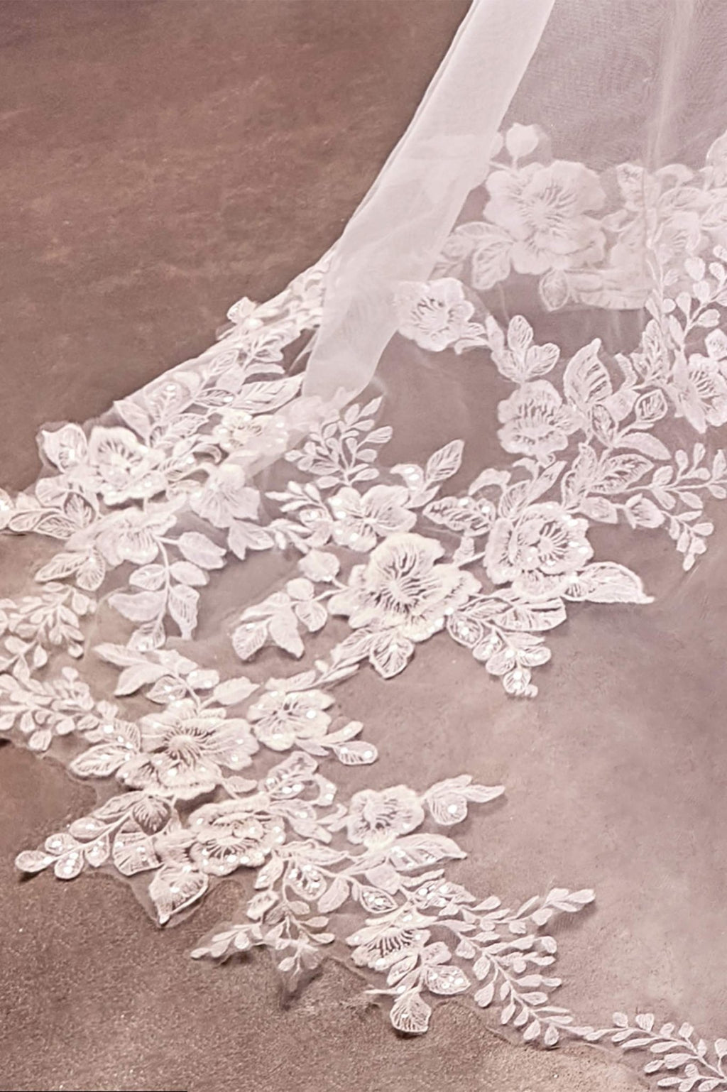 Floral Scalloped Lace Royal Veil - Luzilly Bridal & Apparel
