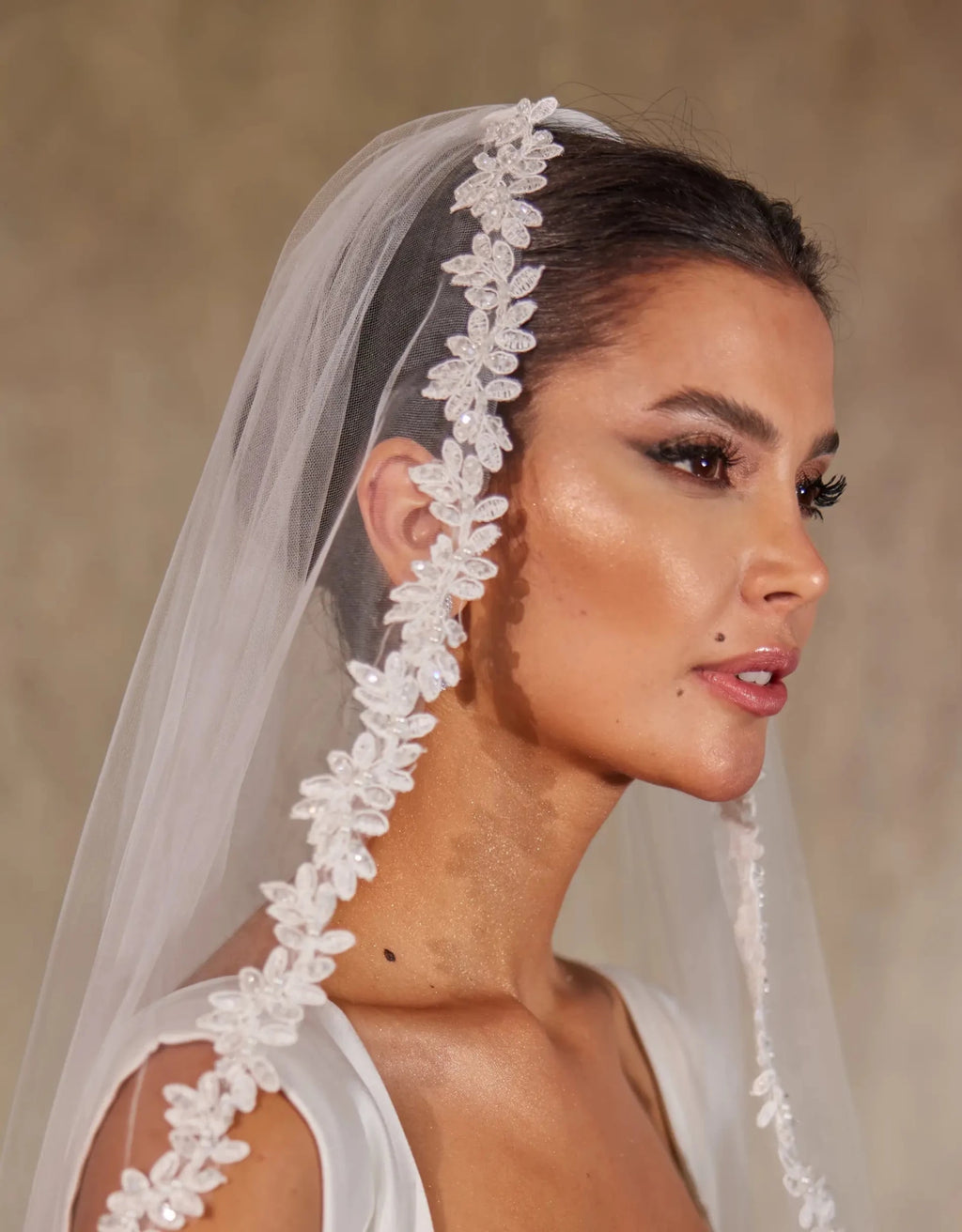 Flower Lace Bridal Veil - Luzilly Bridal & Apparel