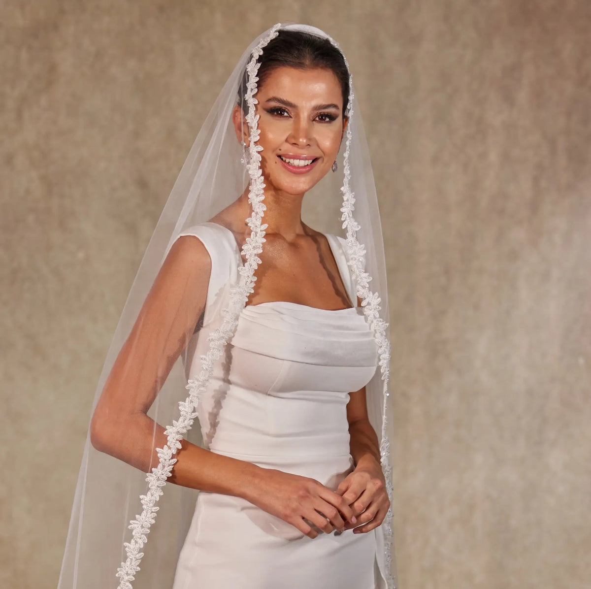 Flower Lace Bridal Veil - Luzilly Bridal & Apparel