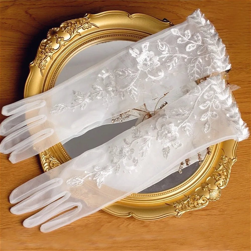 French Vintage Lace Bridal Gloves - Luzilly Bridal & Apparel