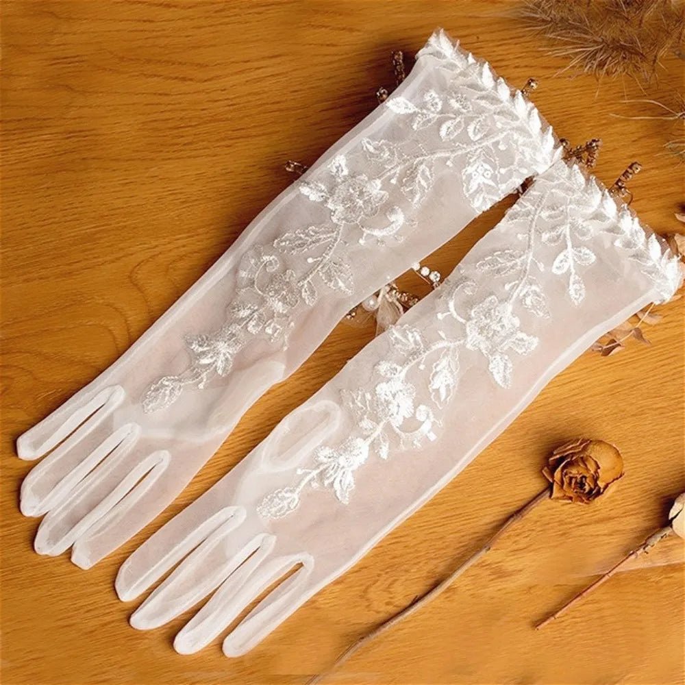 French Vintage Lace Bridal Gloves - Luzilly Bridal & Apparel