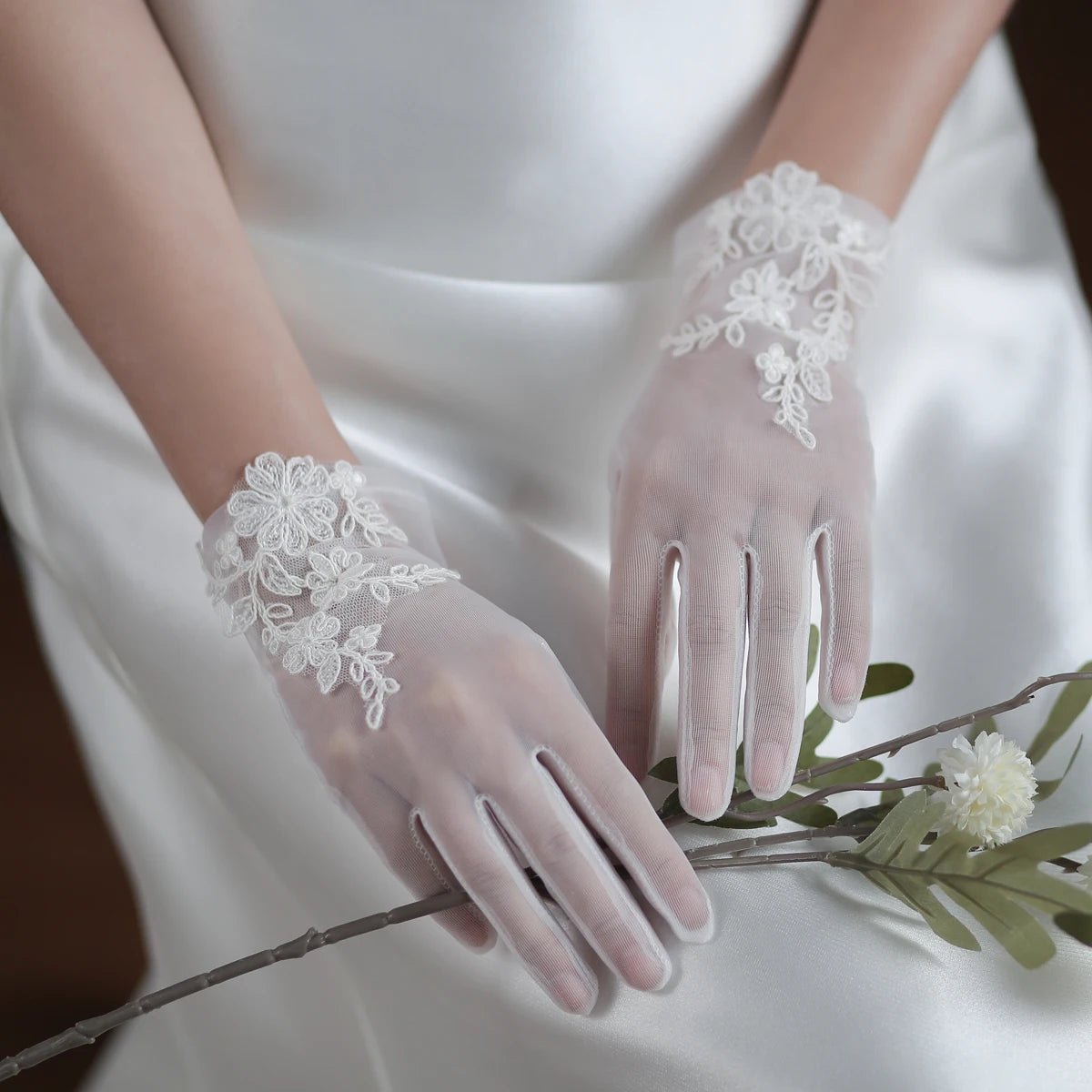 Handmade Tulle Lace Appliqué Bridal Gloves - Luzilly Bridal & Apparel