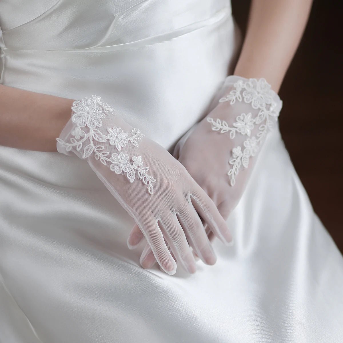 Handmade Tulle Lace Appliqué Bridal Gloves - Luzilly Bridal & Apparel